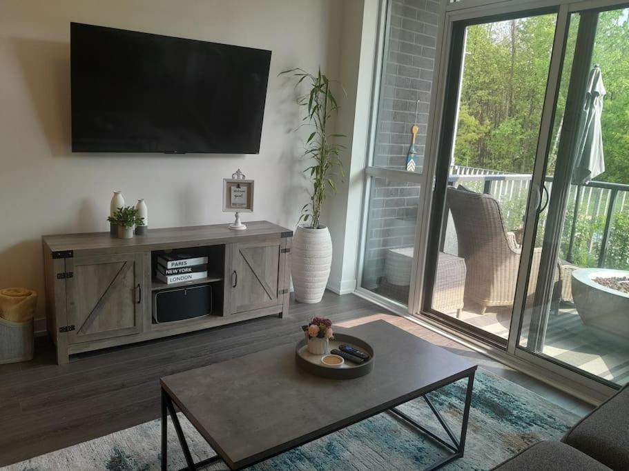 Cozy South View Suite Overlooking The Nature Trail Innisfil Buitenkant foto