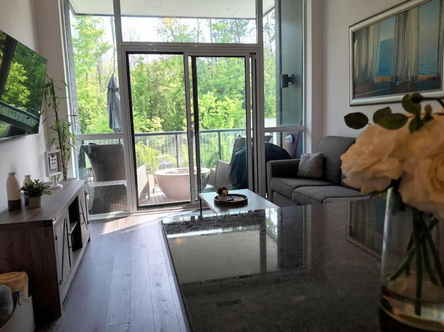 Cozy South View Suite Overlooking The Nature Trail Innisfil Buitenkant foto