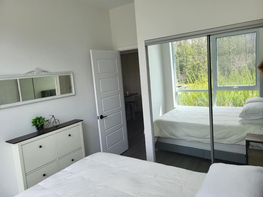 Cozy South View Suite Overlooking The Nature Trail Innisfil Buitenkant foto